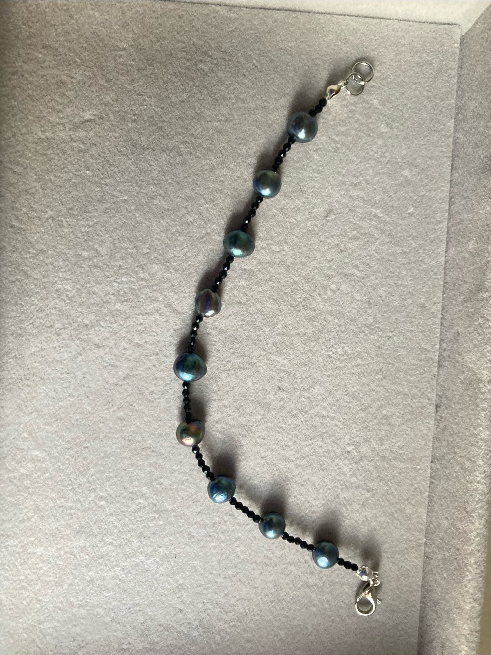 Genuine Black freshwater Pearl Bracelet with Silver Clasp - Picture 4 of 10